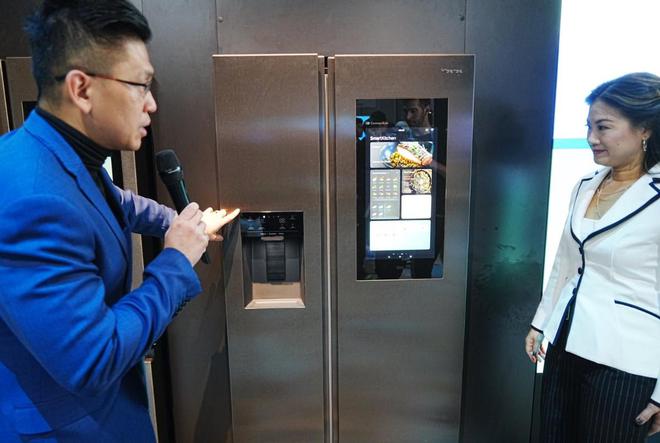 CES2025引领智能家居新潮流九游会J9海信大屏冰箱780闪耀(图8)